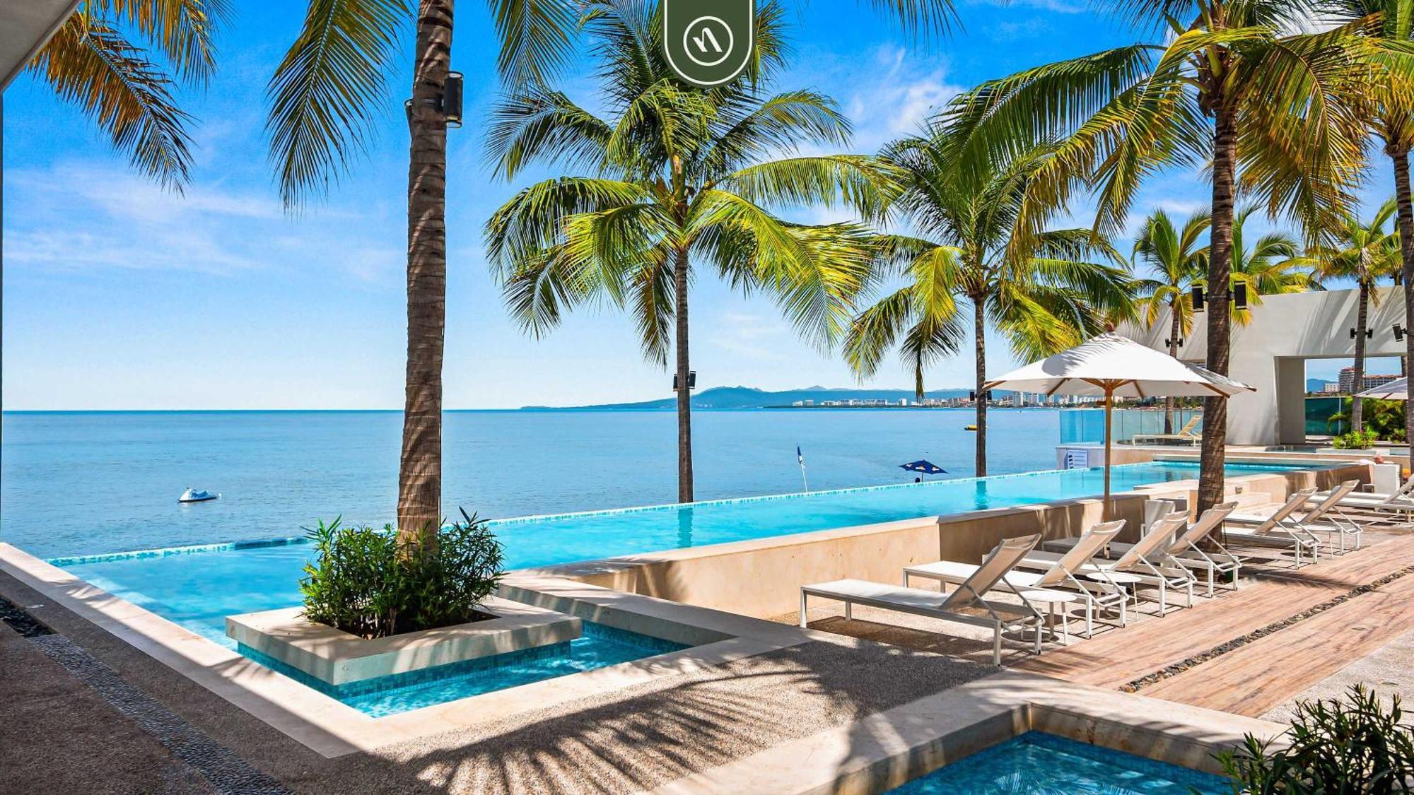 Stunning Oceanfront Condo - Pools - Beach Club Puerto Vallarta Exteriér fotografie